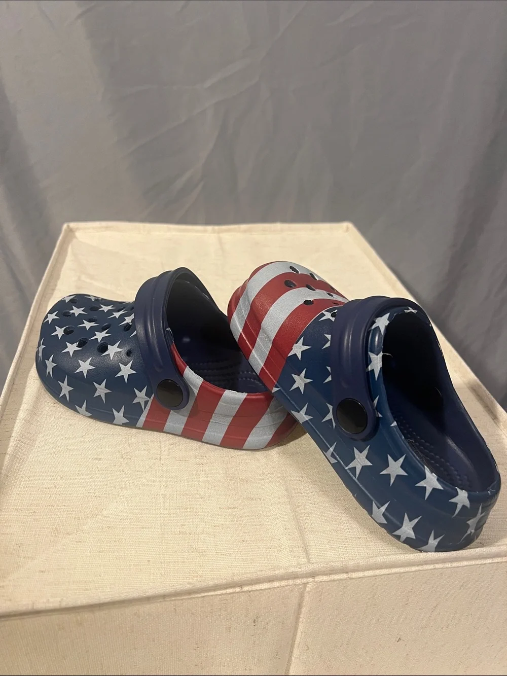 SHEIN Kids American Flag Slip-On Clogs - Navy, Red & White